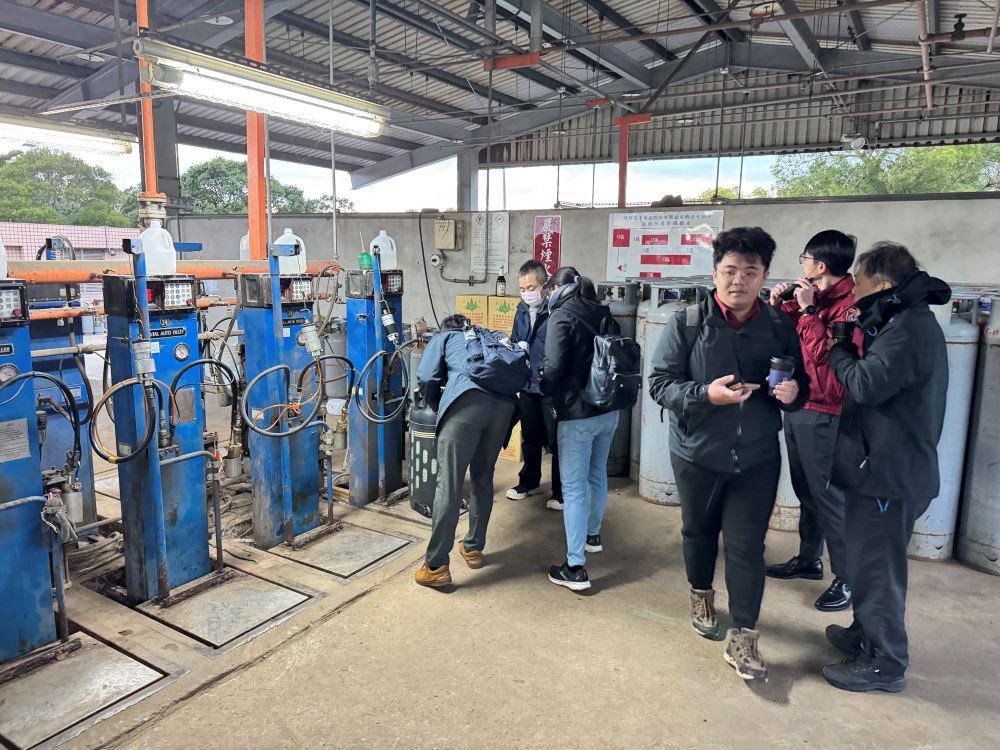 新北驗出不合格瓦斯桶 請民眾注意拒收使用 8 《圖說》消防局呼籲若有不合格的瓦斯桶,請通知瓦斯行儘速配合辦理回收並請消防單位到場協助處置,以維護消費者權益及居家安全。〈消防局提供〉