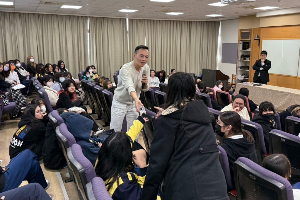 學測成績出爐 檢察官入校宣導兼職涯分享 鼓勵學生提升自我 4 MEITU 20250226 140425246 1024x683 1