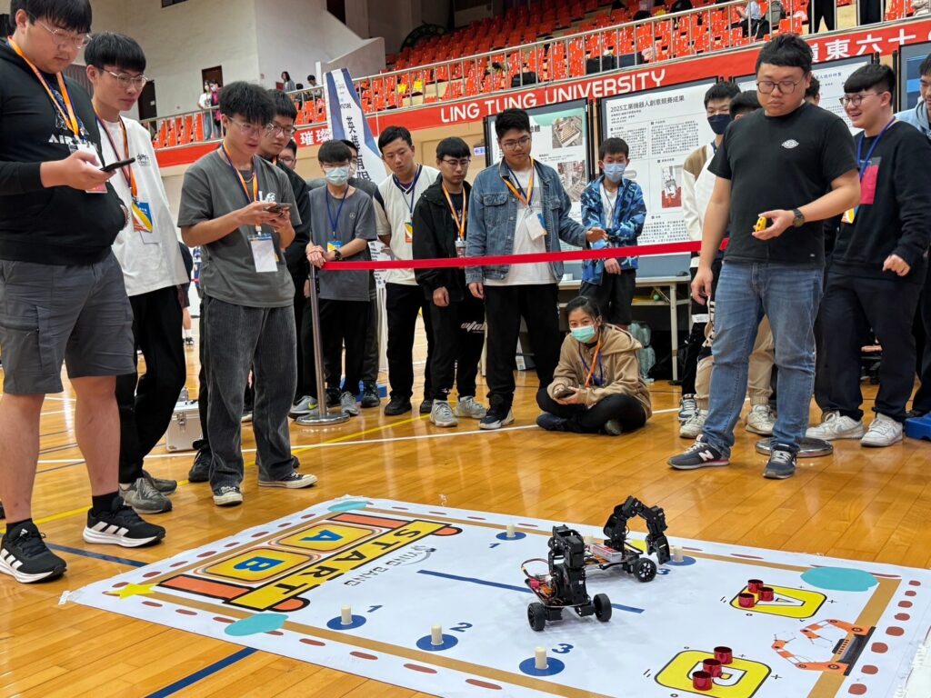 展現智慧製造實力 嶺東科大獲全國工業機器人創新競賽第一名。 3 APPE98199E68EA7E585ADE8BBB8E6A99FE6A2B0E6898BE88782E7ABB6E8B3BD 1024x768 1