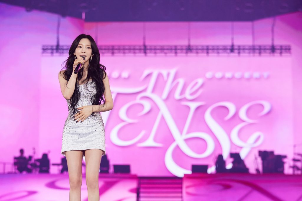 許光漢《他年.她日》穿越時空的愛戀 x TAEYEON《The TENSE》3.5萬粉絲朝聖大巨蛋 3 TAEYEONE887BAE58C97E5A4A7E5B7A8E89B8BE6BC94E594B1E69C83E59C93E6BBBFE890BDE5B995E38082EFBC88E59C96EFBC8FE981A0E99B84E589B5E8979DE68F90E4BE9BEFBC891 1024x683 1
